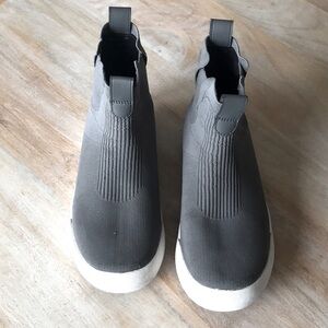 Vessi Women’s Weekend Chelsea Boot Sz 9